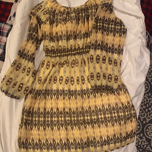 NWT Boho Yellow Cold Shoulder Dress Size Medium - Picture 4 of 6